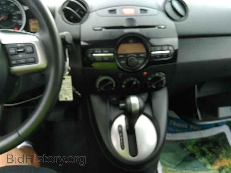 2011 Mazda Mazda2 - VIN: JM1DE1HZ1B0103927 - Фото 4