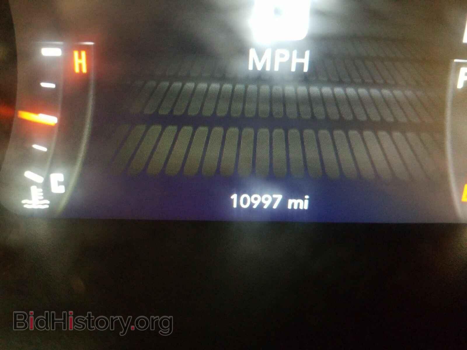 2016 Dodge Challenger - VIN: 2C3CDZAG4GH289315 - Photo 5