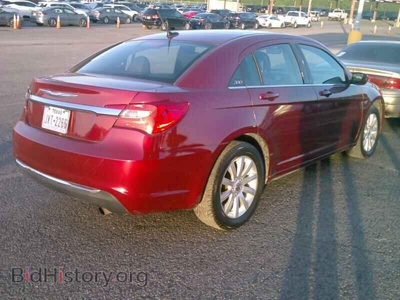 2011 Chrysler 200 - VIN: 1C3BC1FB2BN583972 - Фото 2