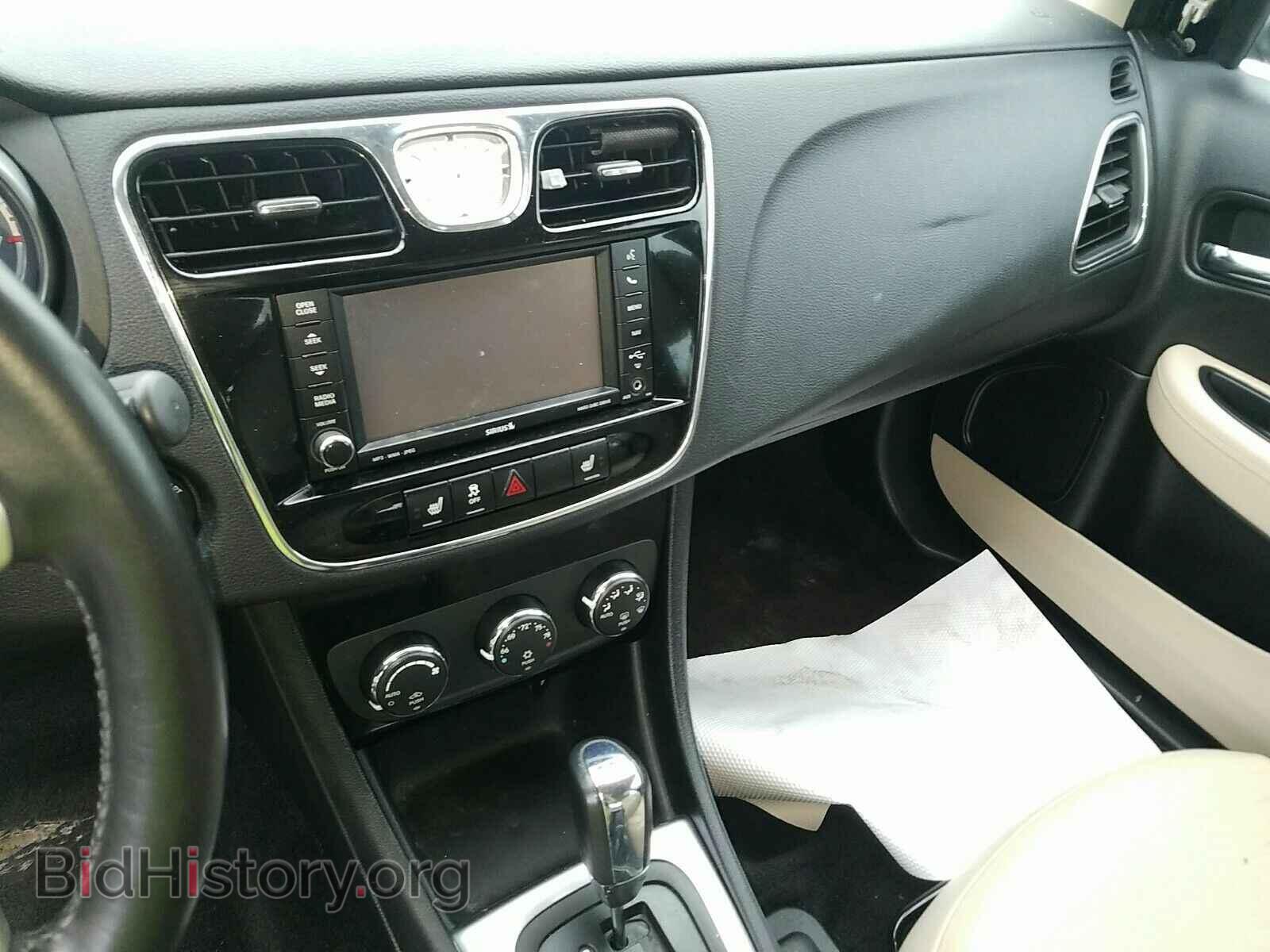 2011 Chrysler 200 - VIN: 1C3BC2FB5BN594969 - Фото 4