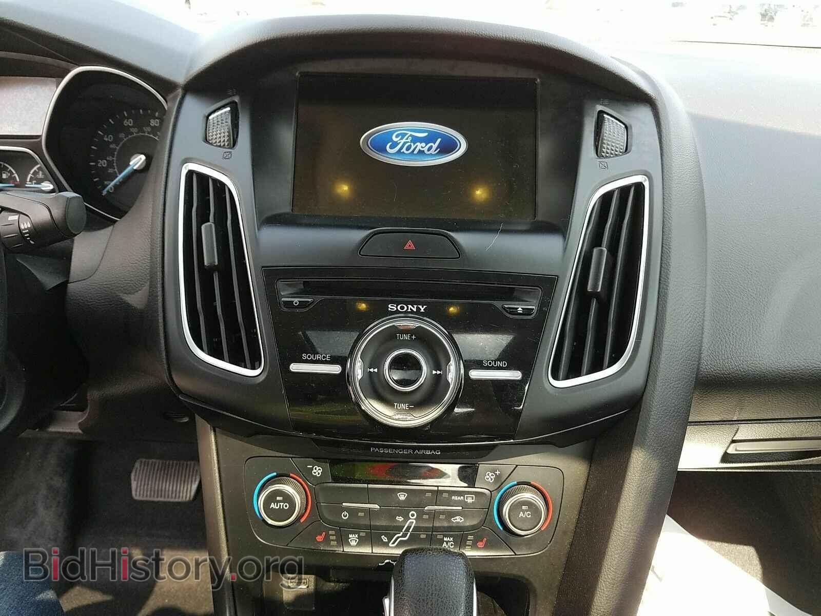 2017 Ford Focus - VIN: 1FADP3H21HL234975 - Фото 4