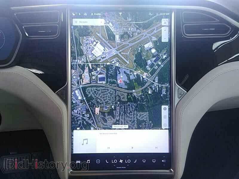 2016 Tesla Model X - VIN: 5YJXCAE29GF008633 - Photo 4