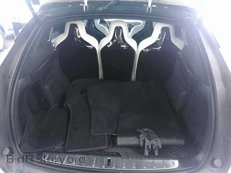 2016 Tesla Model X - VIN: 5YJXCAE29GF008633 - Photo 7