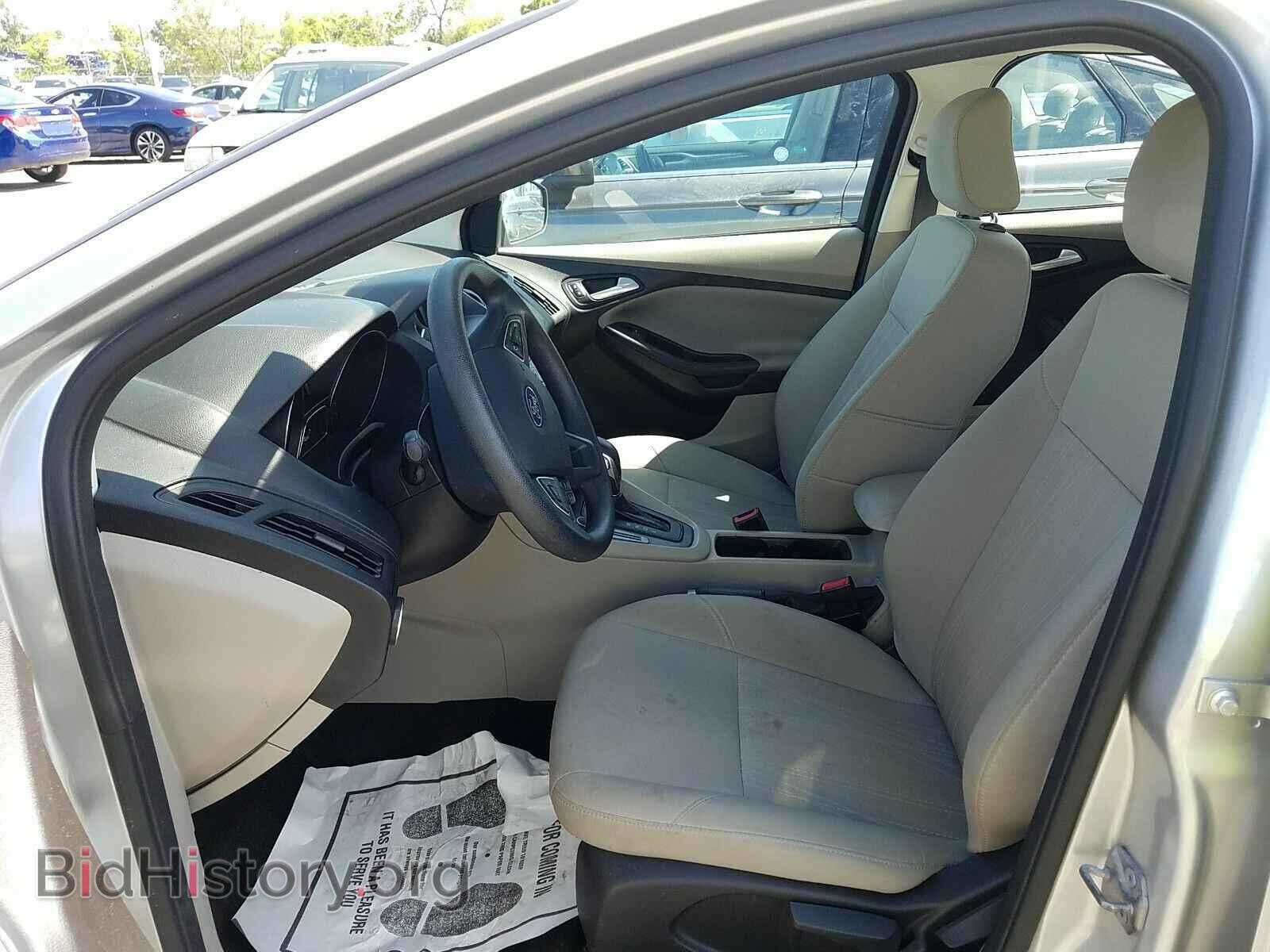 2017 Ford Focus - VIN: 1FADP3F20HL259630 - Фото 3