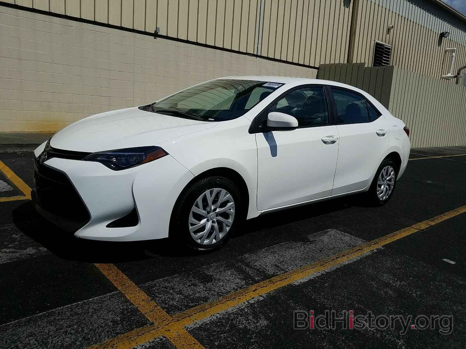 Photo 5YFBURHE4JP852666 - Toyota Corolla 2018