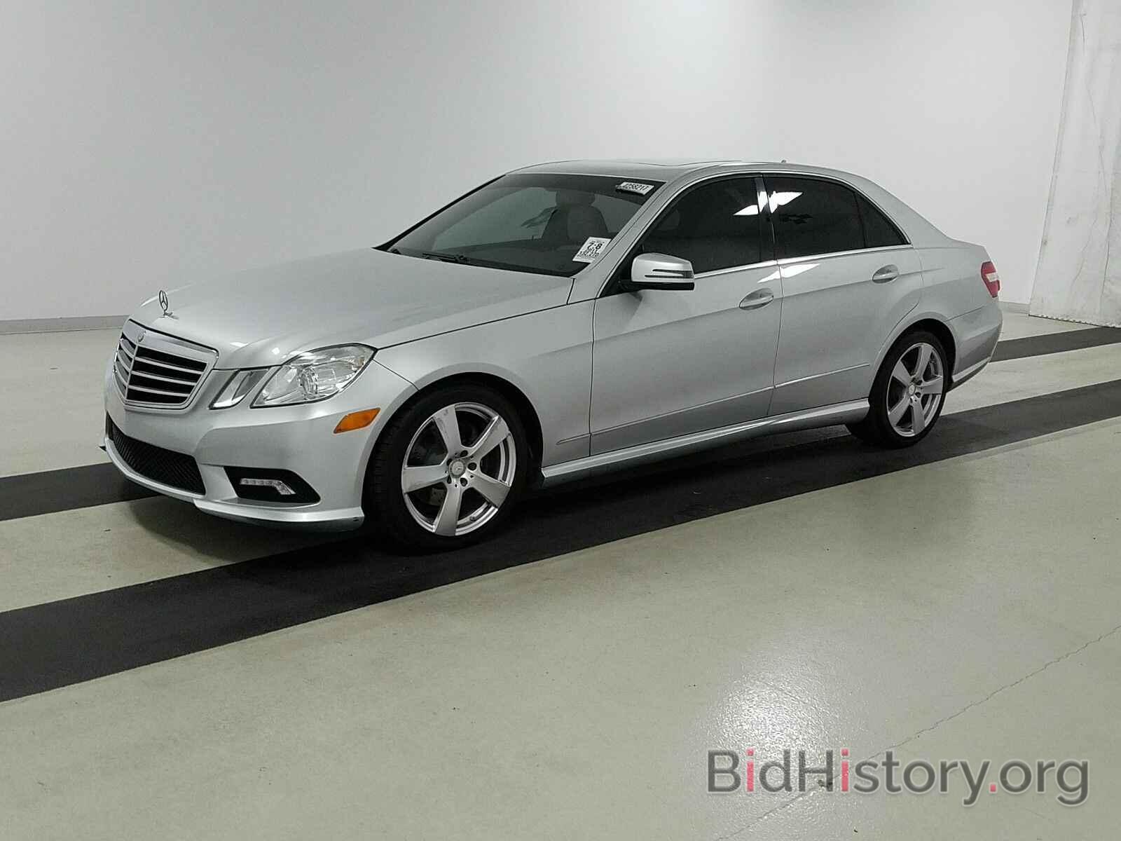 Photo WDDHF5GB4BA385054 - Mercedes-Benz E-Class 2011