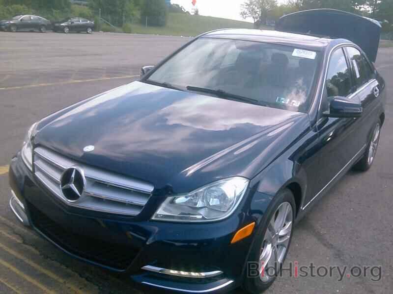 Photo WDDGF8AB0DR298164 - Mercedes-Benz C-Class 2013