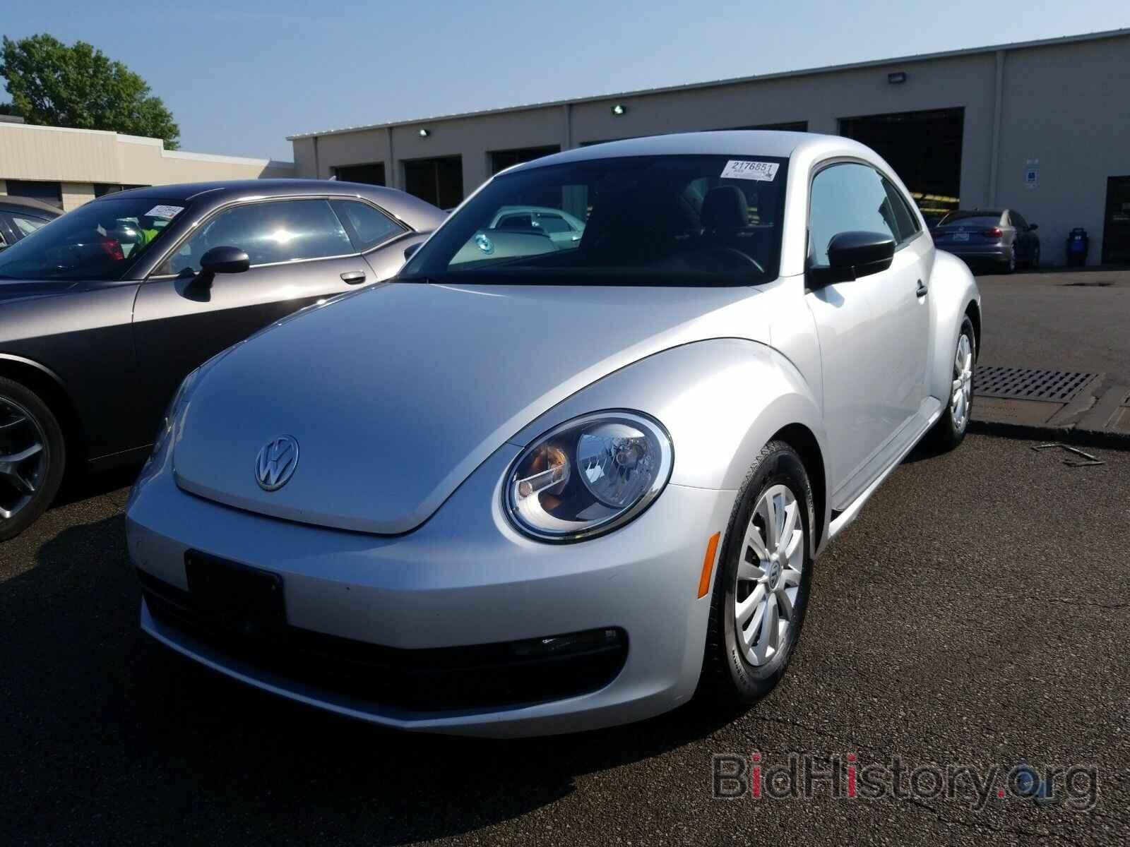 Photo 3VWFP7AT0CM615654 - Volkswagen Beetle 2012