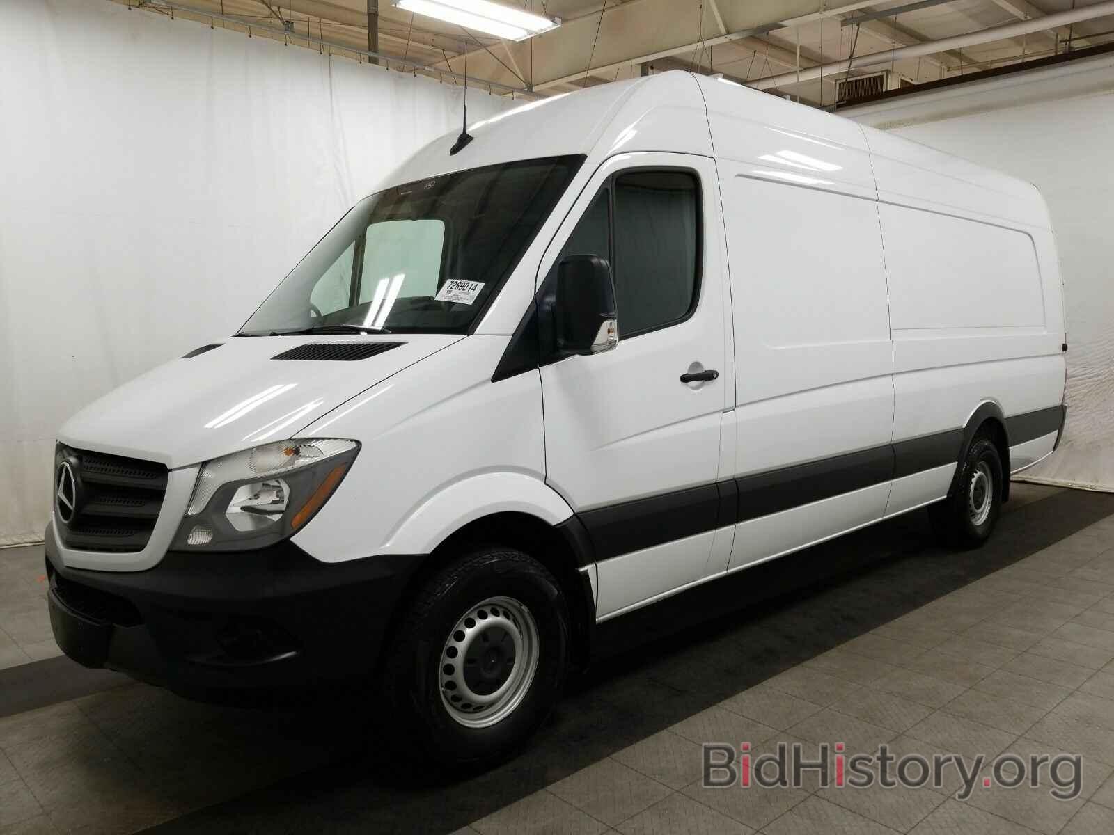 Photo WD3PE8CD4JP599131 - Mercedes-Benz Sprinter Cargo Van 2018