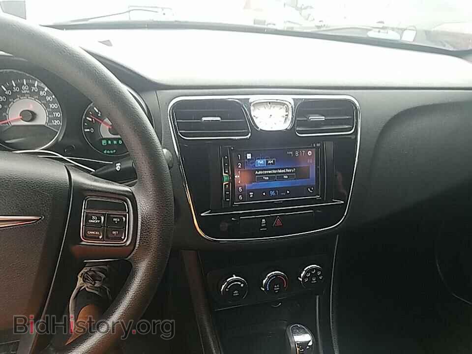 2013 Chrysler 200 - VIN: 1C3CCBAB1DN670833 - Фото 4