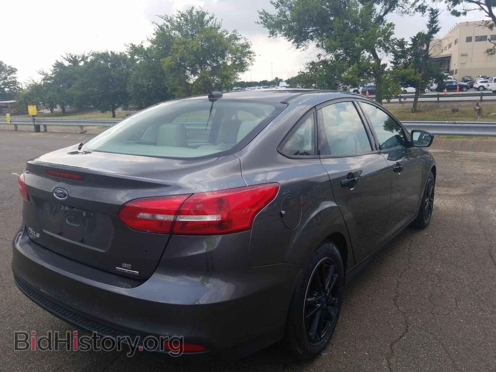2016 Ford Focus - VIN: 1FADP3F28GL241892 - Photo 2