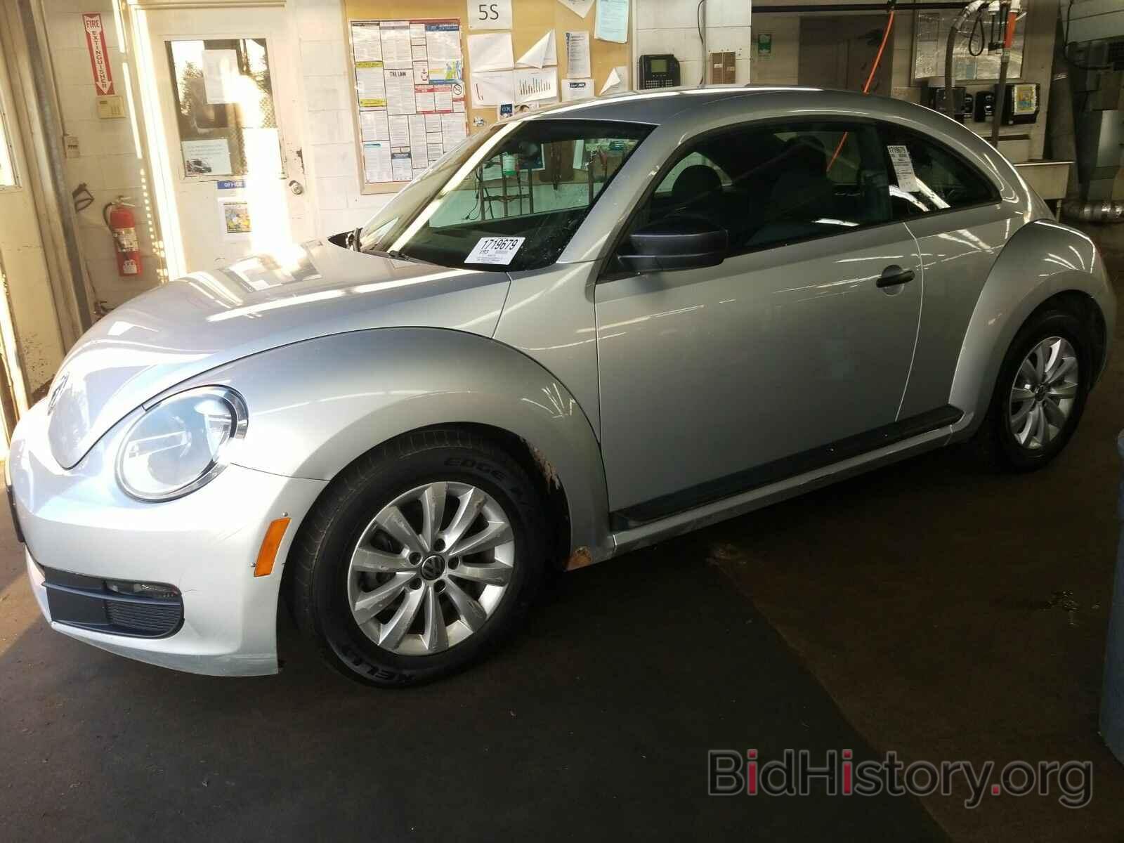 Photo 3VWFP7AT1DM633467 - Volkswagen Beetle Coupe 2013