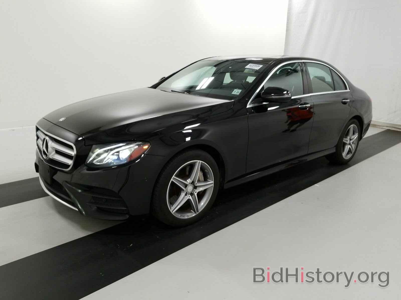 Photo WDDZF4KB8HA023887 - Mercedes-Benz E-Class 2017