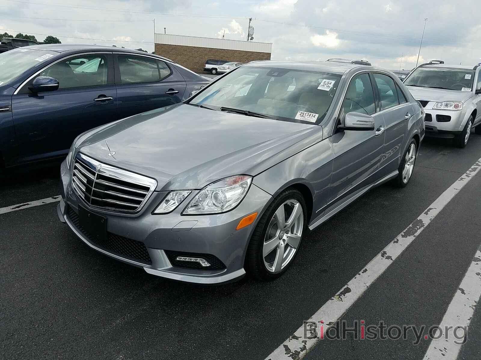 Photo WDDHF8HB0BA476371 - Mercedes-Benz E-Class 2011