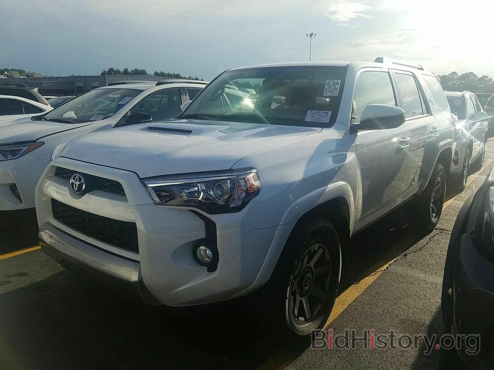 Фотография JTEBU5JR0K5683925 - Toyota 4Runner 2019