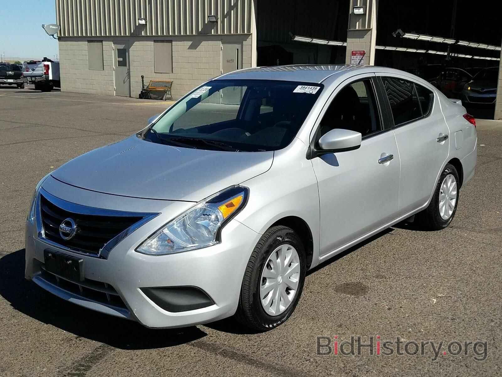 Photo 3N1CN7AP6HK417066 - Nissan Versa Sedan 2017