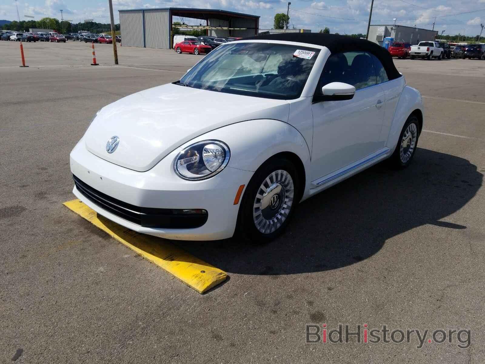 Photo 3VW517AT2GM804549 - Volkswagen Beetle Convertible 2016