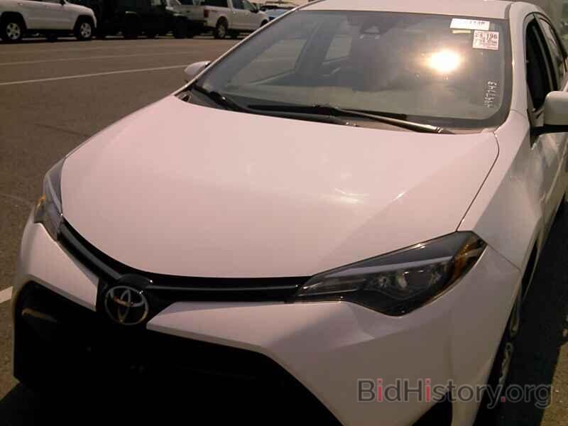 Photo 2T1BURHE9JC054065 - Toyota Corolla 2018