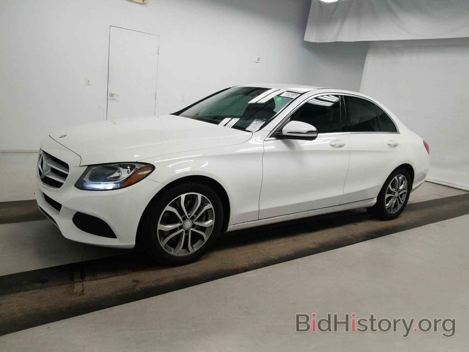 Photo 55SWF4JB1GU171737 - Mercedes-Benz C-Class 2016