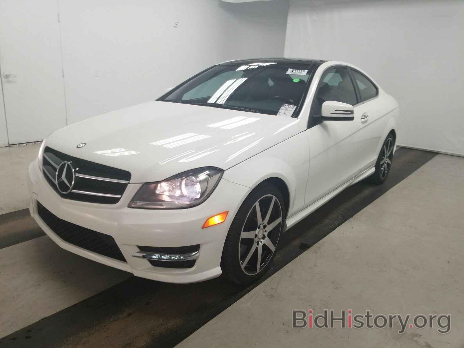 Photo WDDGJ5HB2FG374565 - Mercedes-Benz C-Class 2015