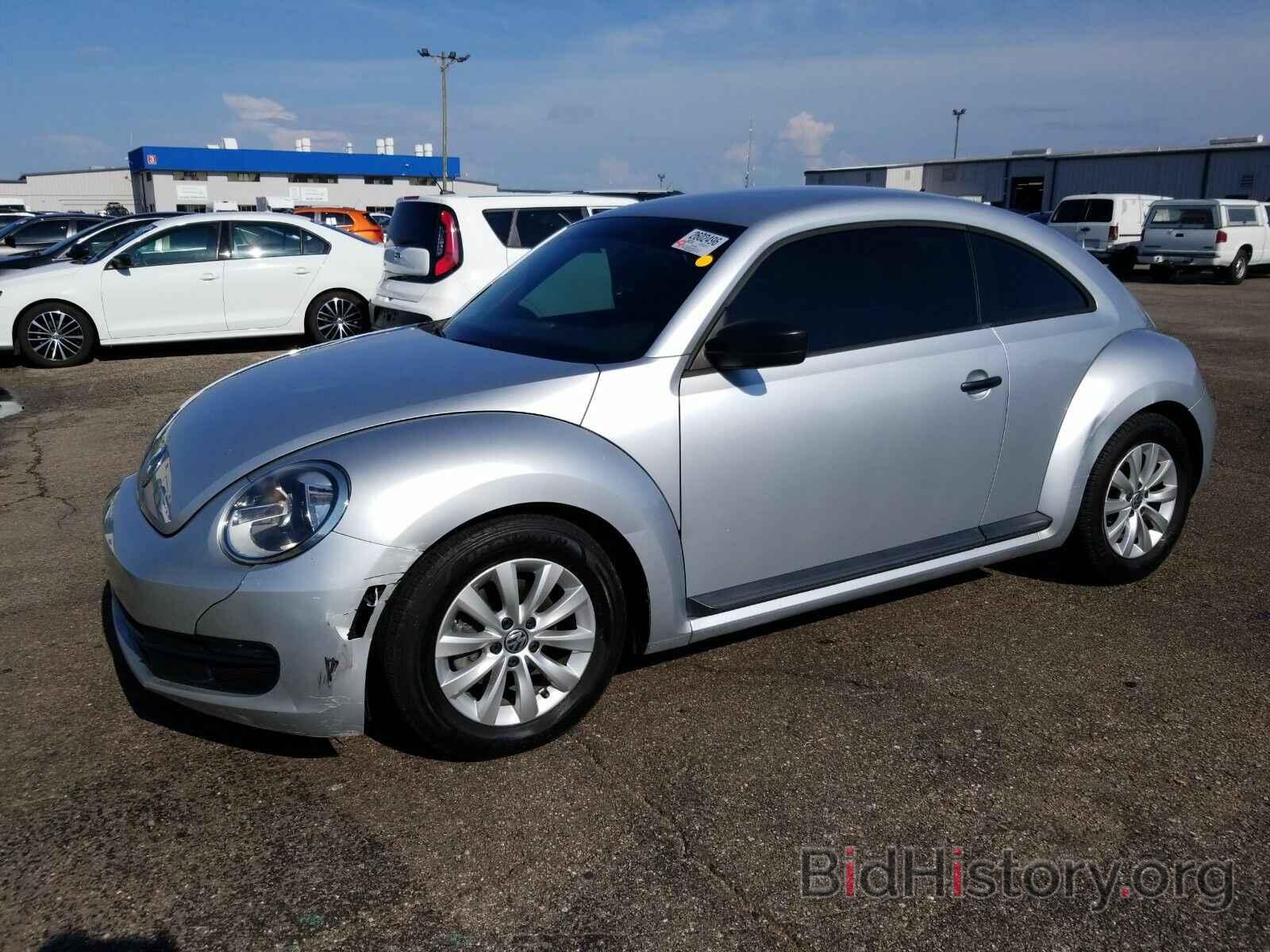Photo 3VWFP7AT2EM624097 - Volkswagen Beetle Coupe 2014