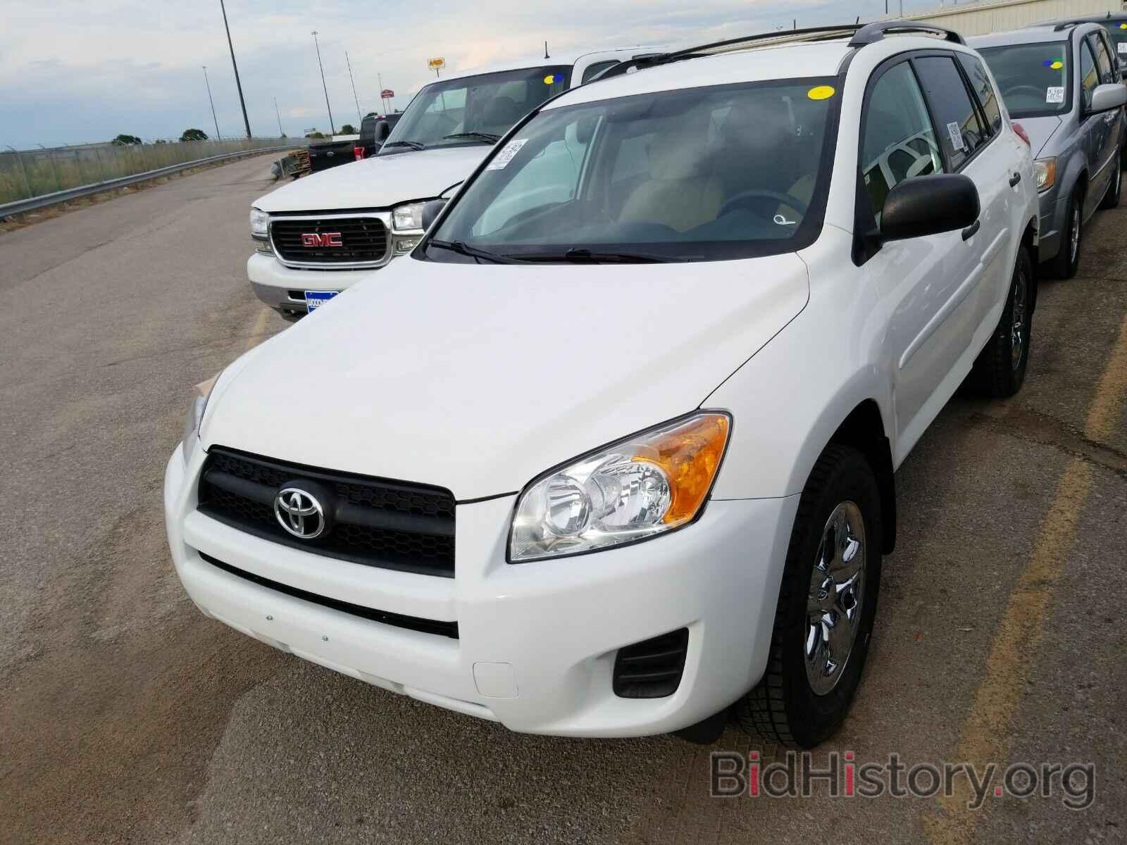 Photo 2T3BF4DV9AW074552 - Toyota RAV4 2010