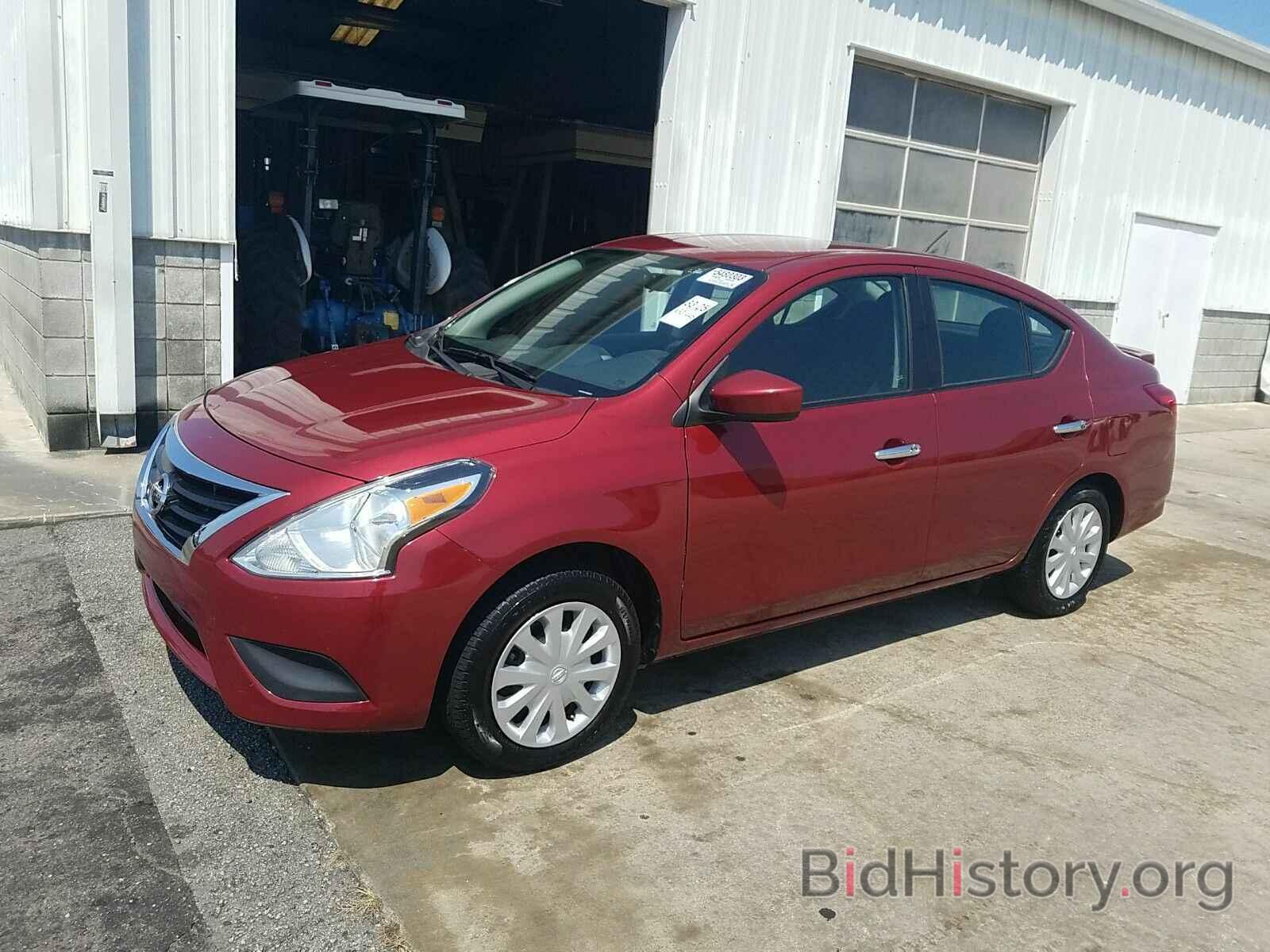 Photo 3N1CN7AP4HK426977 - Nissan Versa Sedan 2017