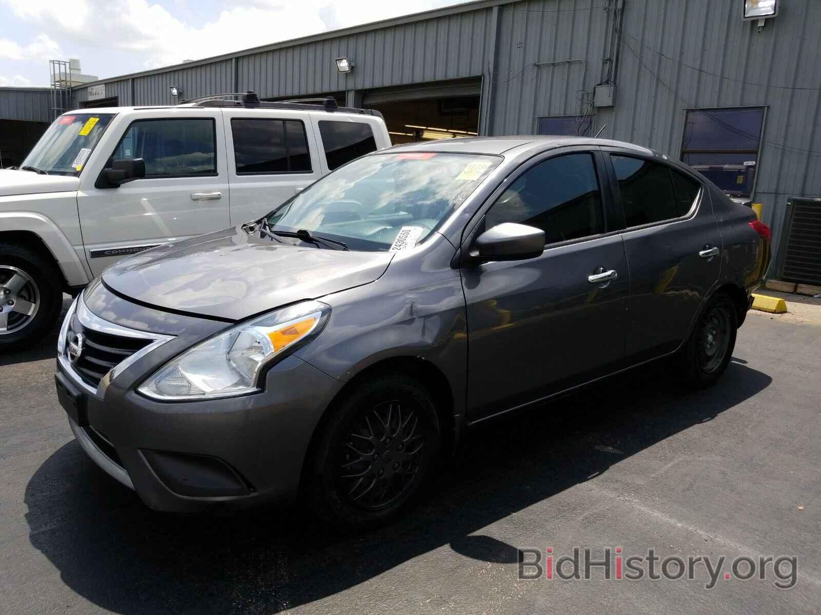 Photo 3N1CN7AP8HL820427 - Nissan Versa Sedan 2017