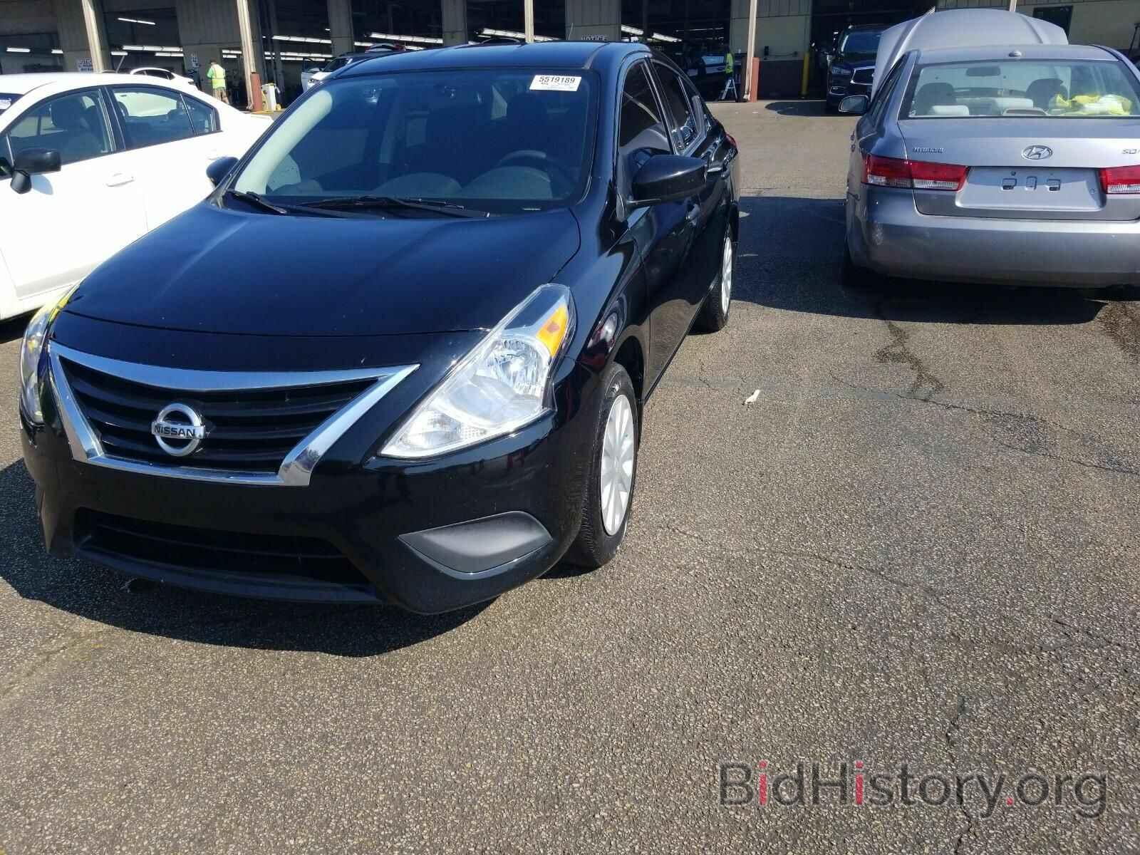 Photo 3N1CN7AP9HL883133 - Nissan Versa Sedan 2017