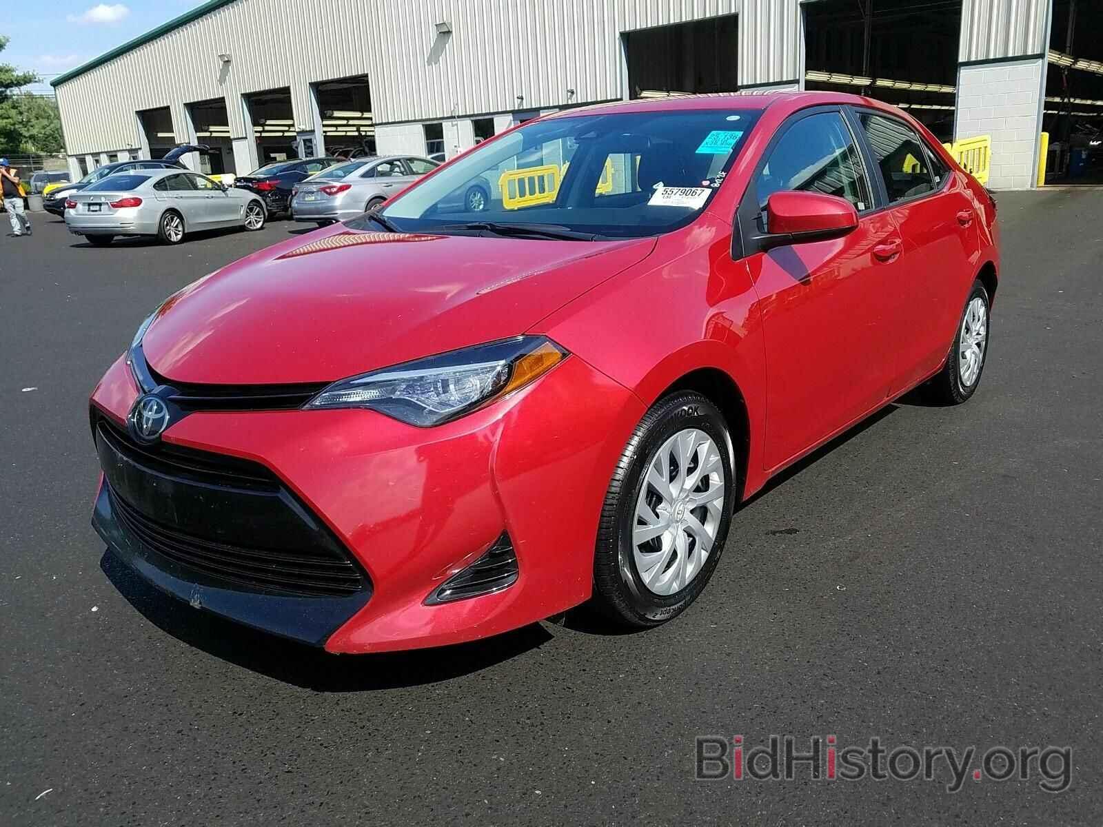 Photo 2T1BURHE8JC020215 - Toyota Corolla 2018