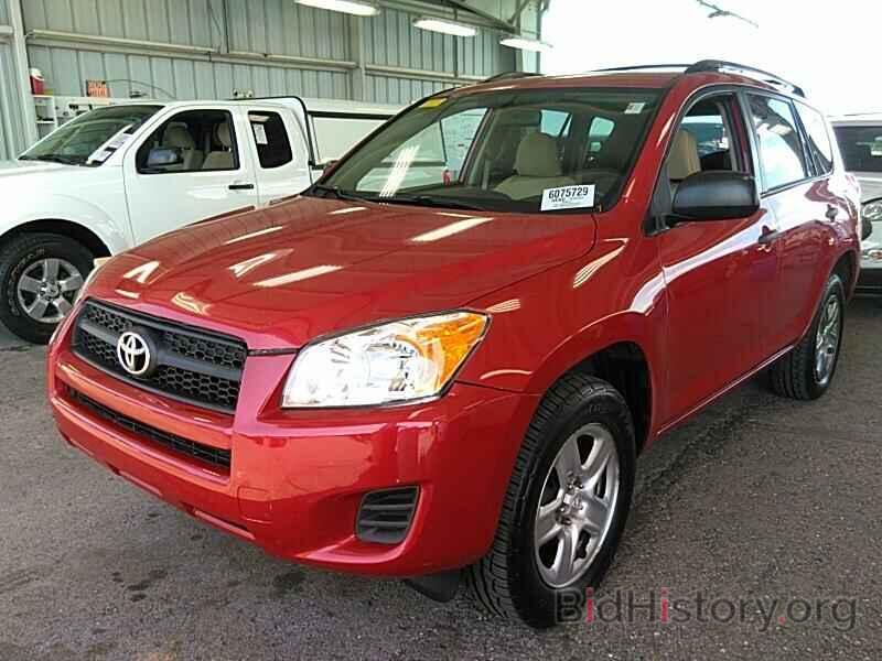 Photo JTMBF4DV1AD039677 - Toyota RAV4 2010