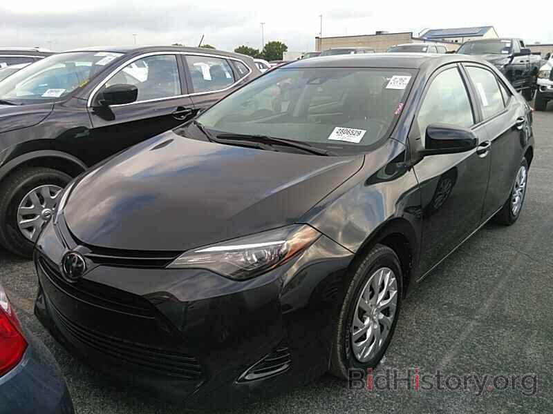 Photo 5YFBURHE8JP742798 - Toyota Corolla 2018