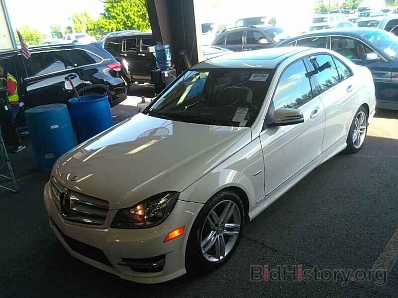 Photo WDDGF4HB6CA638008 - Mercedes-Benz C-Class 2012