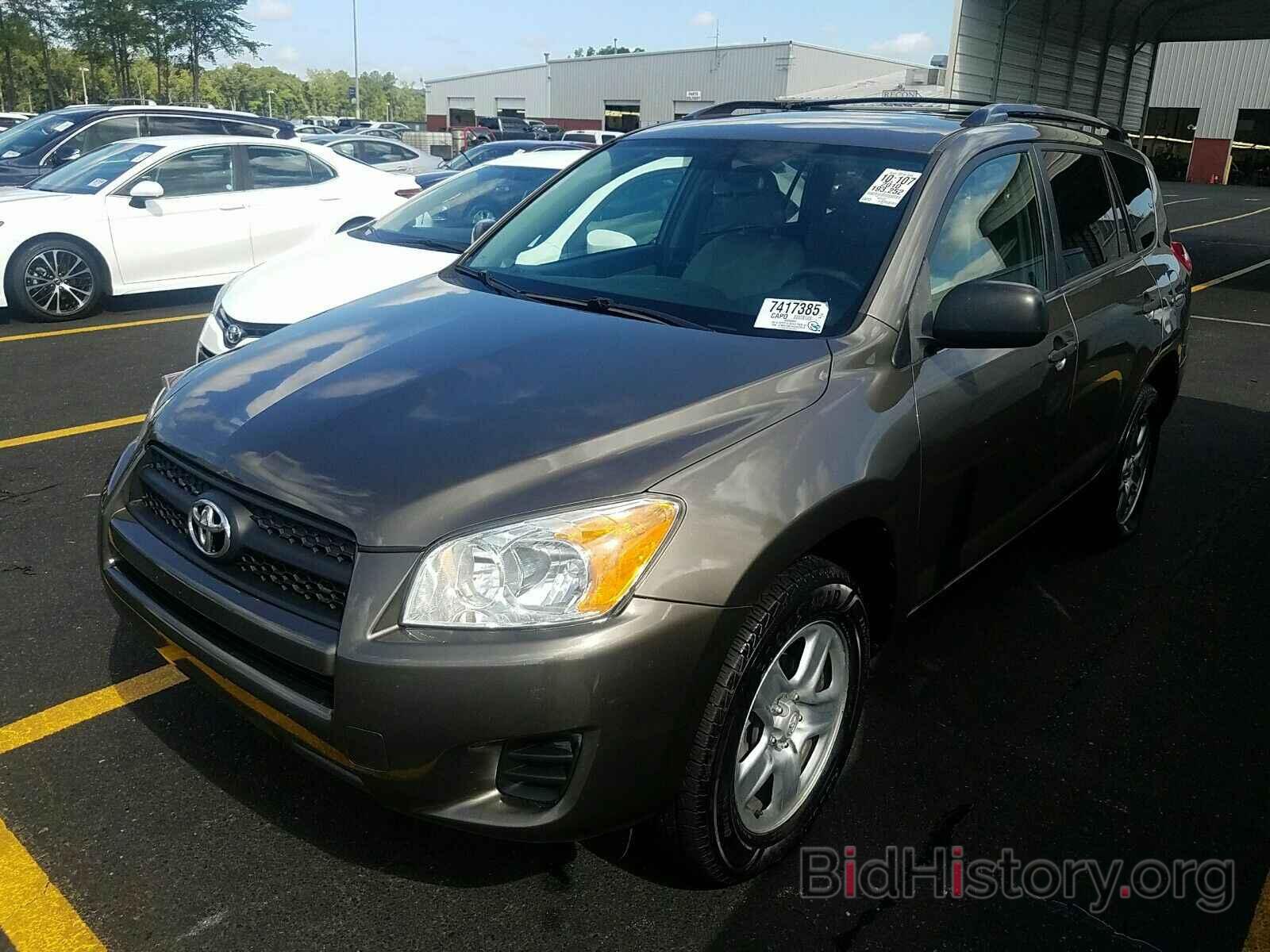 Photo JTMKF4DV5A5022813 - Toyota RAV4 2010