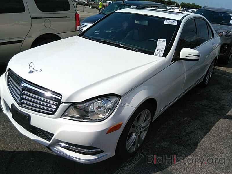 Photo WDDGF4HB3EG247639 - Mercedes-Benz C-Class 2014