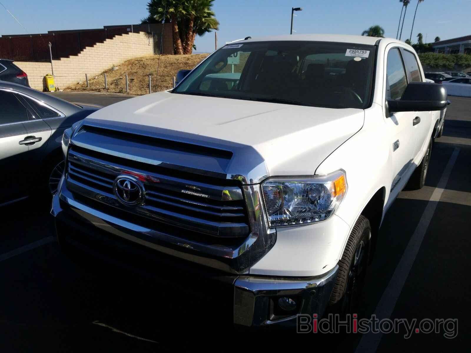 Photo 5TFDY5F1XGX568040 - Toyota Tundra 4WD Truck 2016