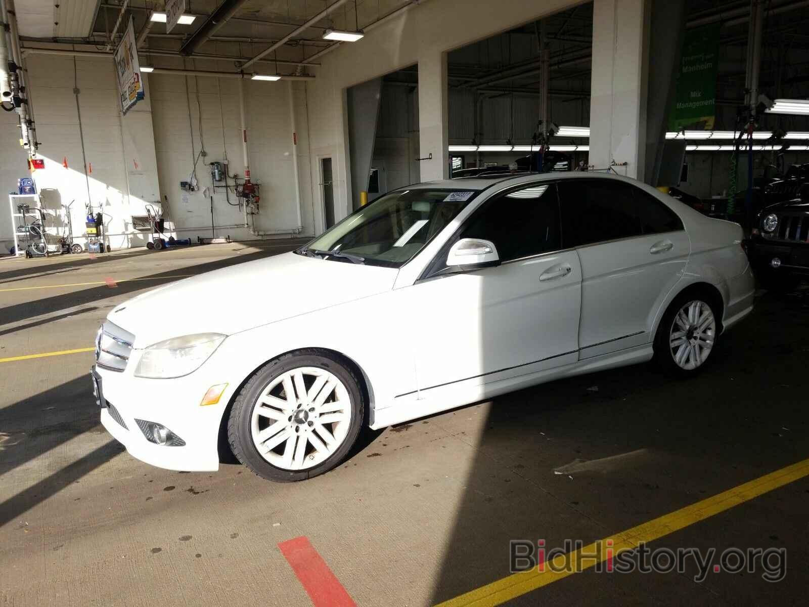 Photo WDDGF81X59R078960 - Mercedes-Benz C-Class 2009