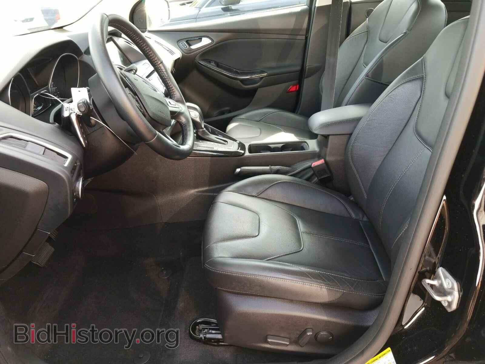 2016 Ford Focus - VIN: 1FADP3J20GL208005 - Photo 3