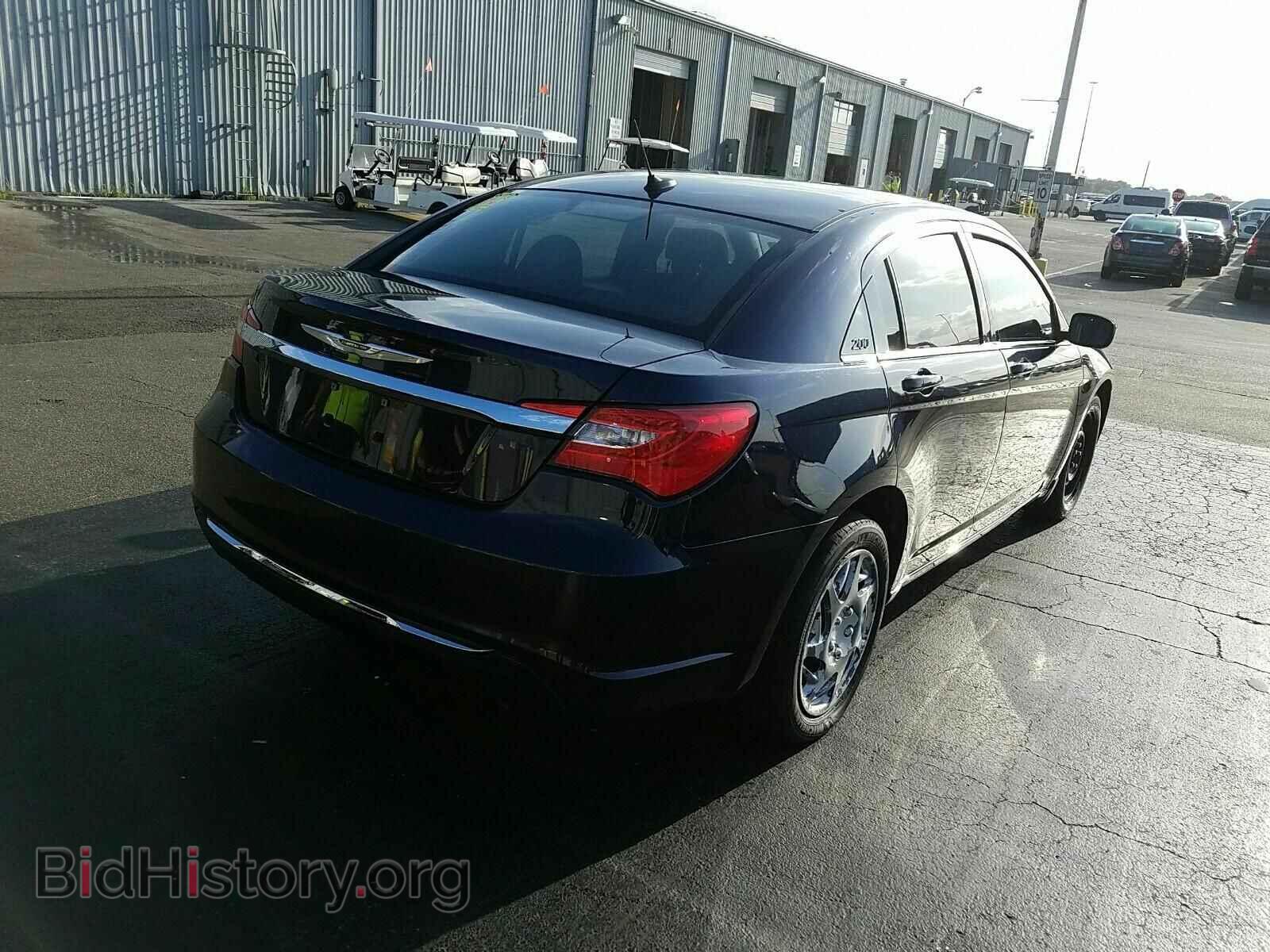 2012 Chrysler 200 - VIN: 1C3CCBAB4CN122257 - Фото 2
