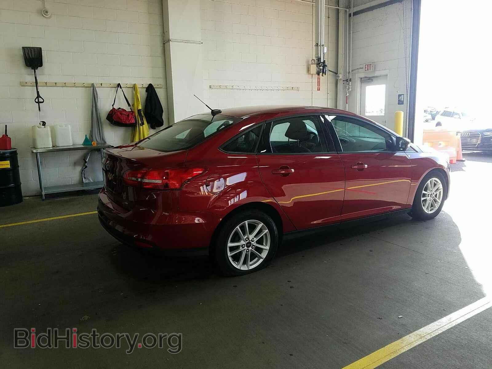 2016 Ford Focus - VIN: 1FADP3F20GL240882 - Фото 2
