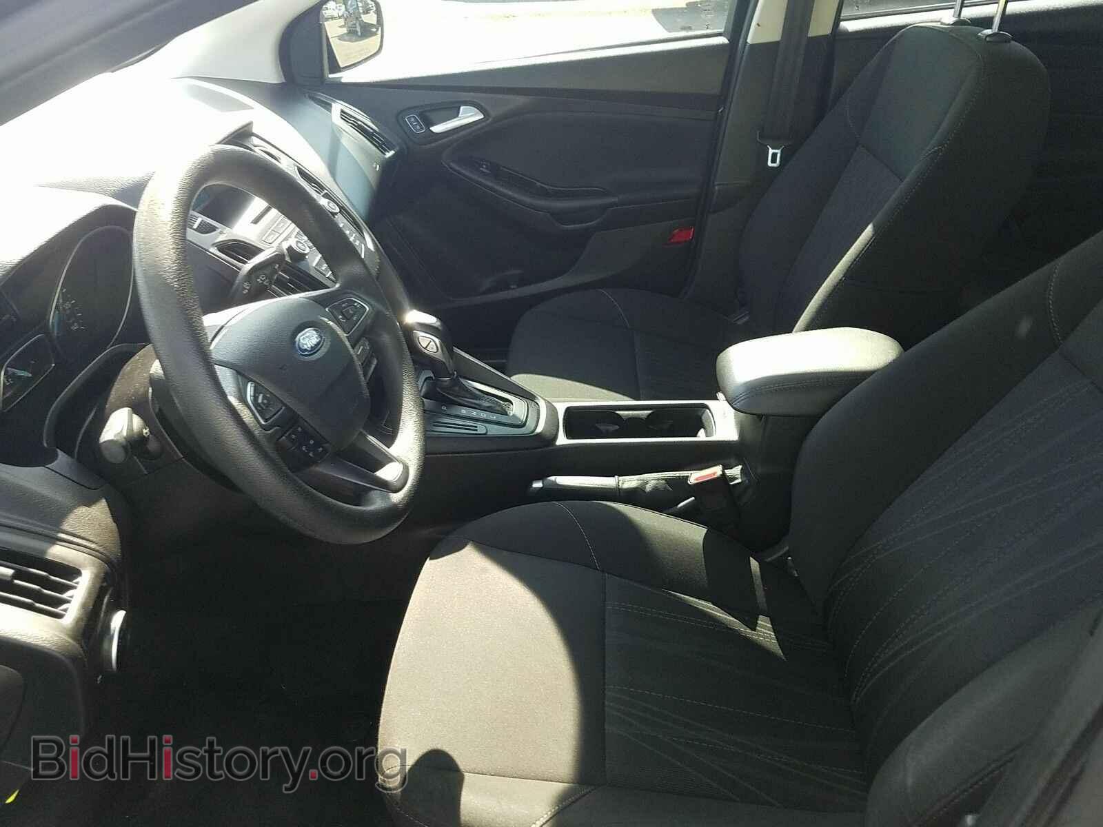 2016 Ford Focus - VIN: 1FADP3F26GL262403 - Фото 3