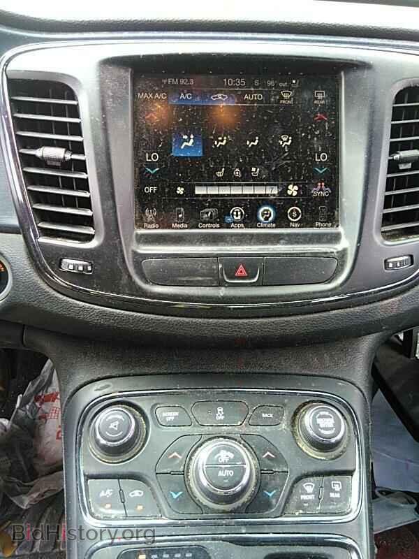 2016 Chrysler 200 - VIN: 1C3CCCBB1GN125756 - Фото 4