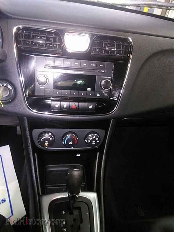 2014 Chrysler 200 - VIN: 1C3CCBAG4EN149912 - Фото 4