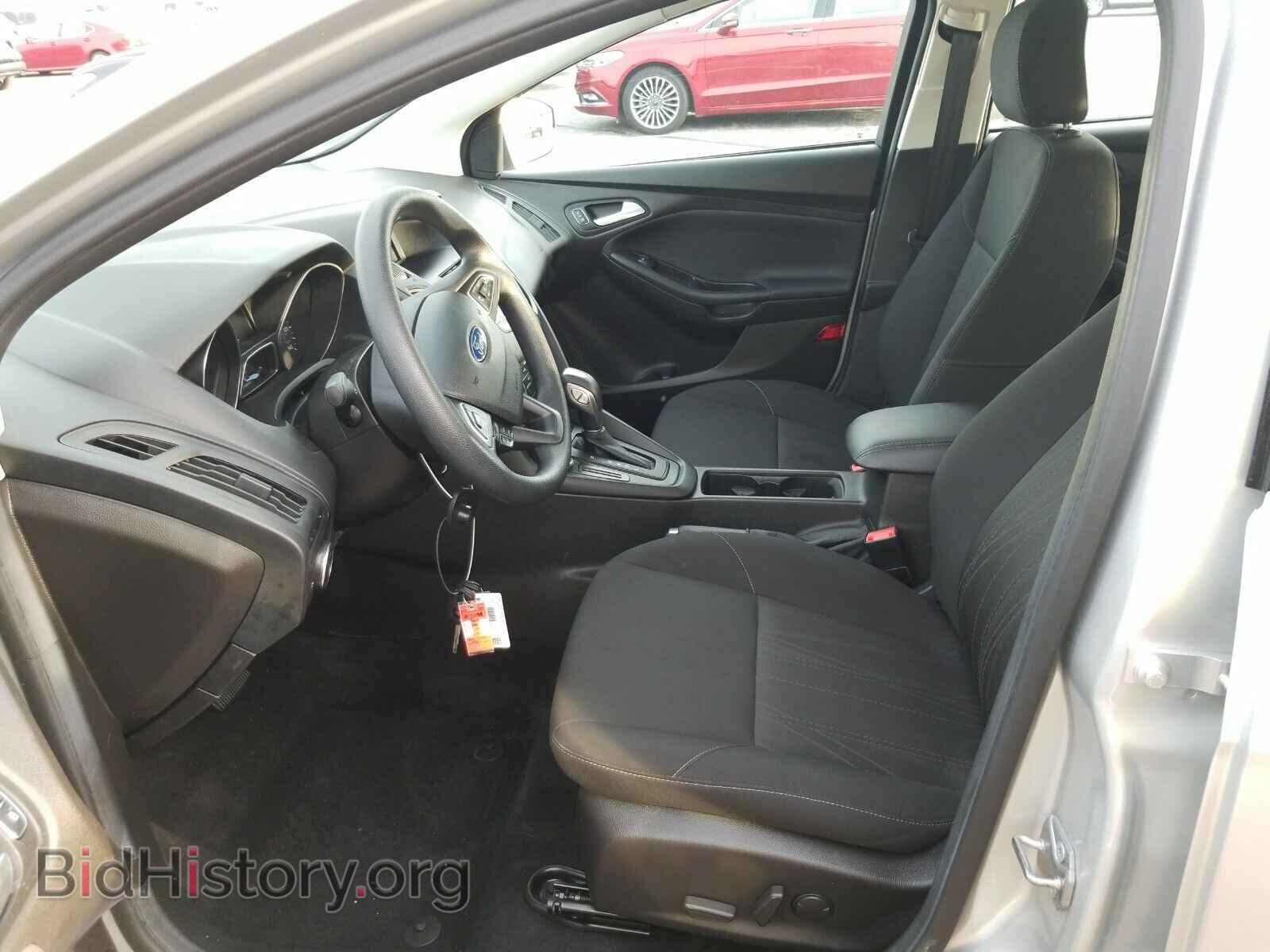 2016 Ford Focus - VIN: 1FADP3F28GL215521 - Фото 3