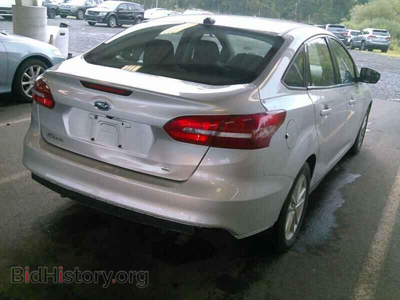 2015 Ford Focus - VIN: 1FADP3F29FL208673 - Фото 2