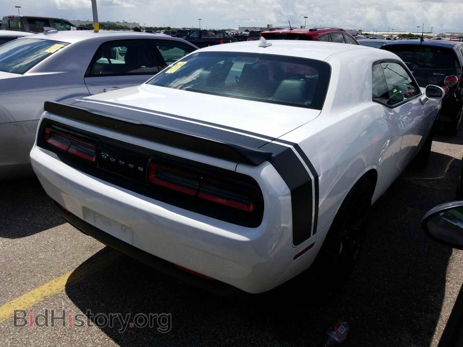 2018 Dodge Challenger - VIN: 2C3CDZFJ9JH199315 - Фото 2