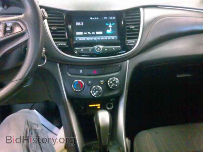 2017 Chevrolet Trax - VIN: 3GNCJLSB3HL142276 - Фото 4