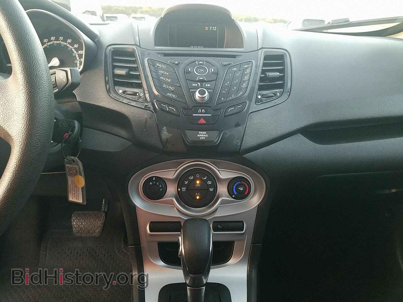 2018 Ford Fiesta - VIN: 3FADP4EJ4JM122208 - Фото 4