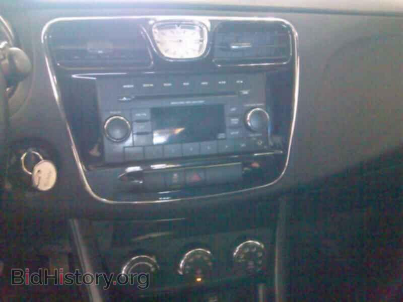 2013 Chrysler 200 - VIN: 1C3CCBBB1DN732780 - Фото 4