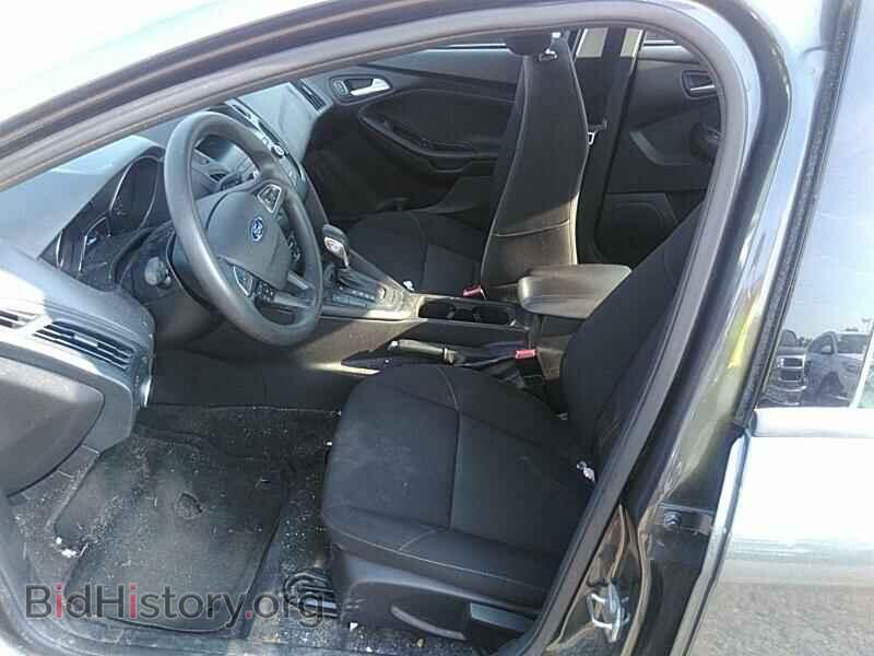 2018 Ford Focus - VIN: 1FADP3FE3JL268211 - Фото 3